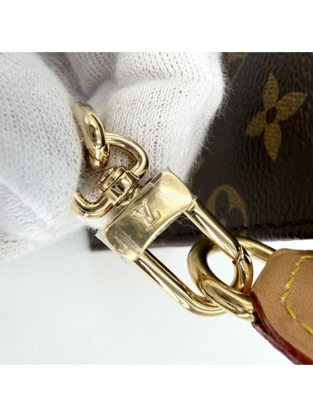 ★SOLD★ Louis Vuitton Shoulder Bag Monogram Toiletries Pouch on Chain Clutch - Picture 8 of 11